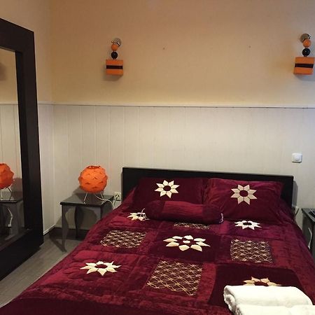 Hostal Oxum Madrid Exterior foto