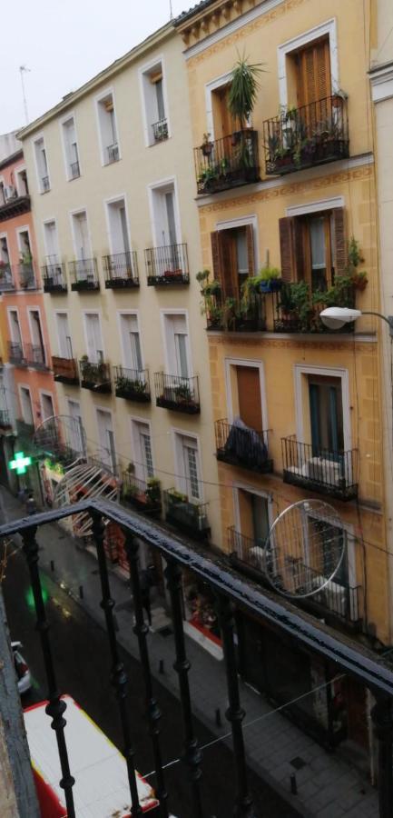Hostal Oxum Madrid Exterior foto