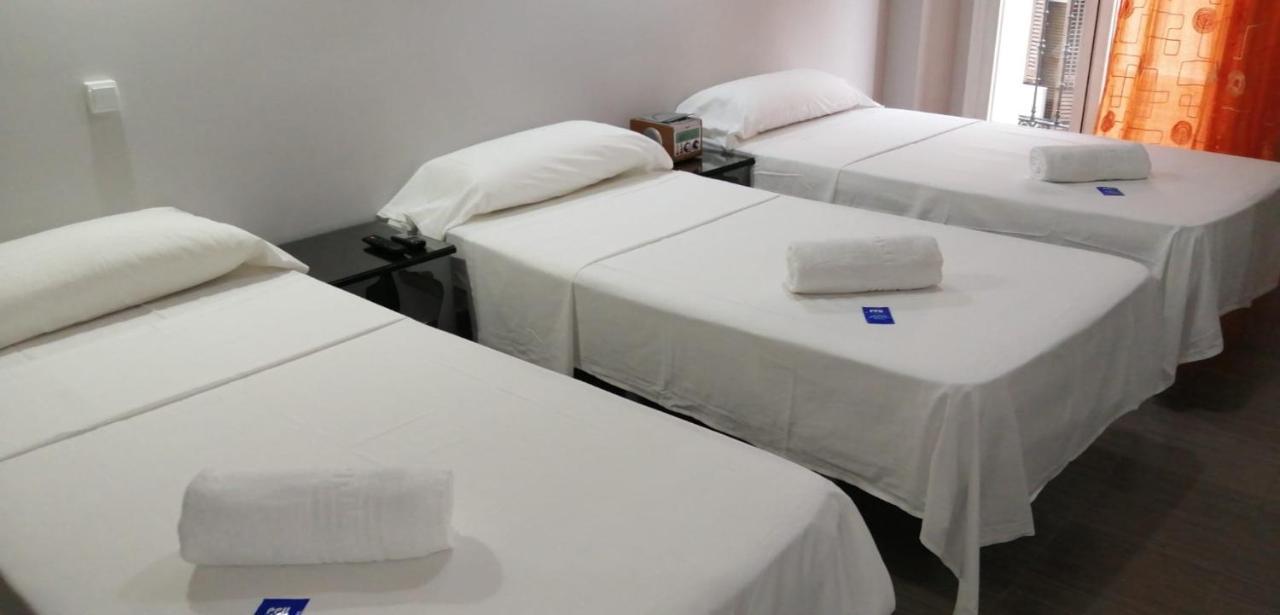 Hostal Oxum Madrid Exterior foto