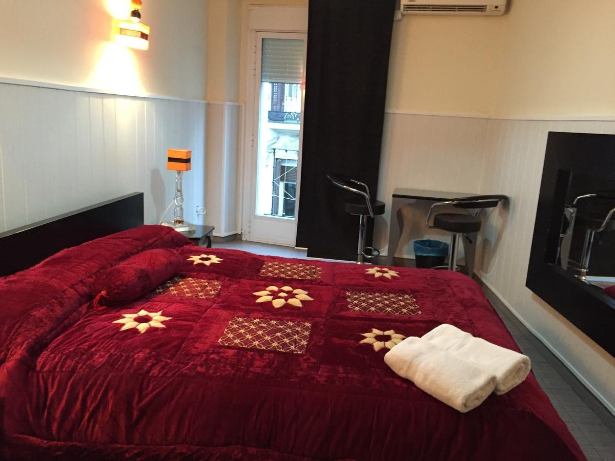 Hostal Oxum Madrid Exterior foto