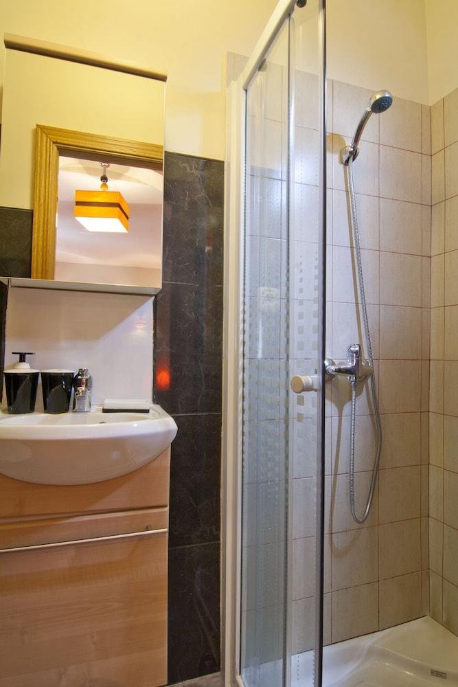 Hostal Oxum Madrid Exterior foto